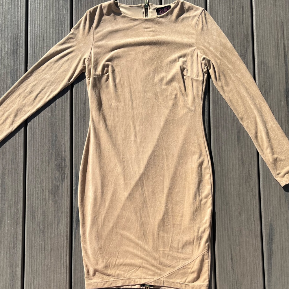 Hot Miami Styles; Warm Tan/Sand; Long Sleeve; Fitted Midi Dress; FullBody Zip; M